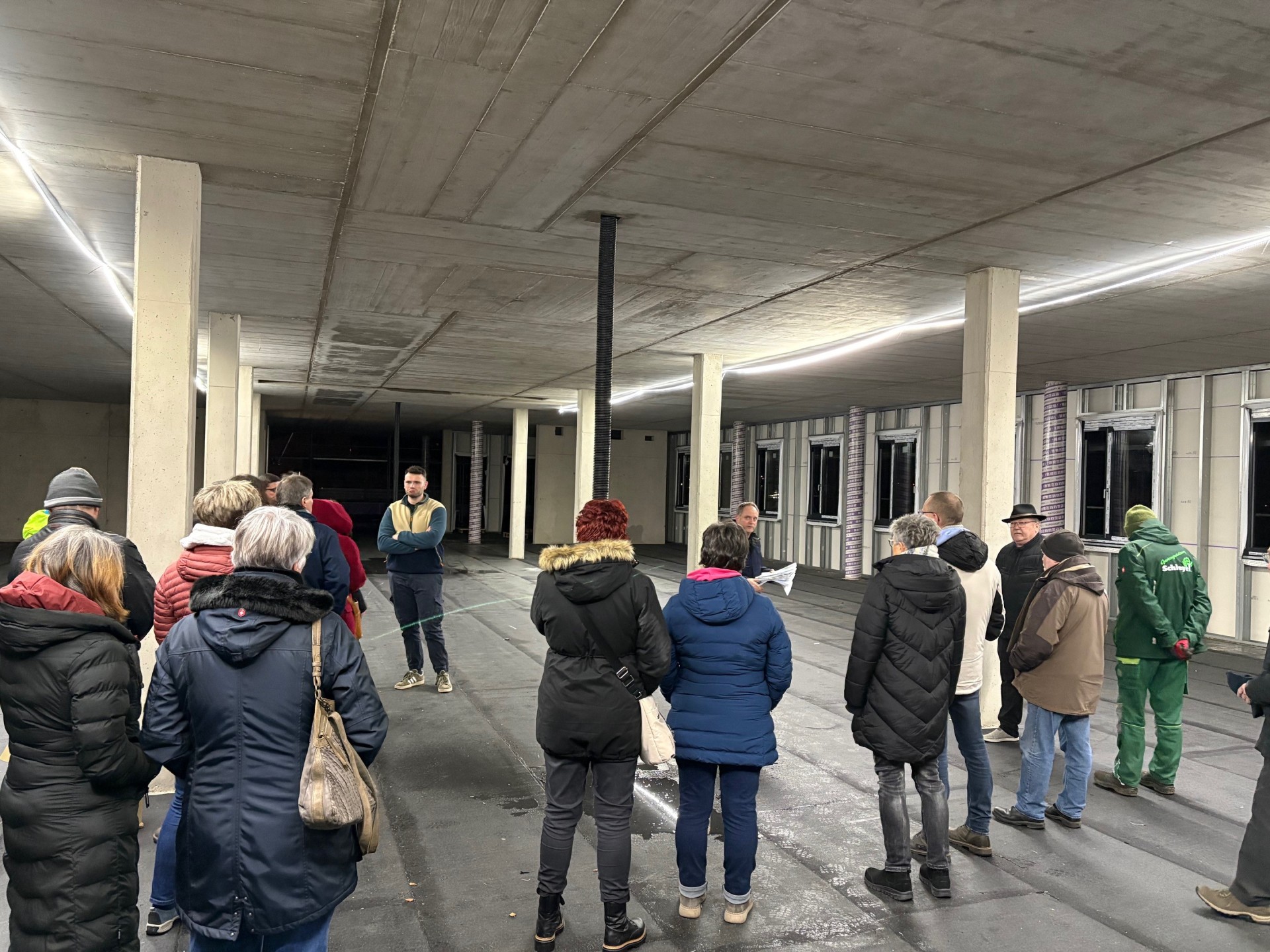 3. Baustellenbegehung im neuen Verwaltungsgebäude 