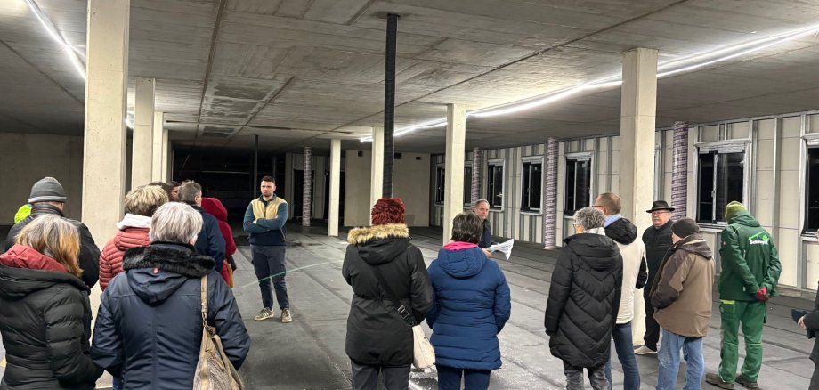 Gruppenfoto der Teilnehmenden der Baustellenbegehung