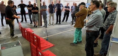 Beim Zukunftsgespräch werden interessierte Bürger über Hochwasserschutzmaßnahmen informiert 