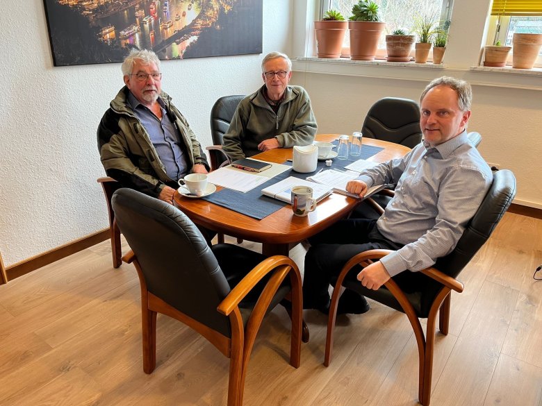 VG Loreley Bürgermeister Mike Weiland mit den Vorsitzenden der BI "Braubach Lebenswerter