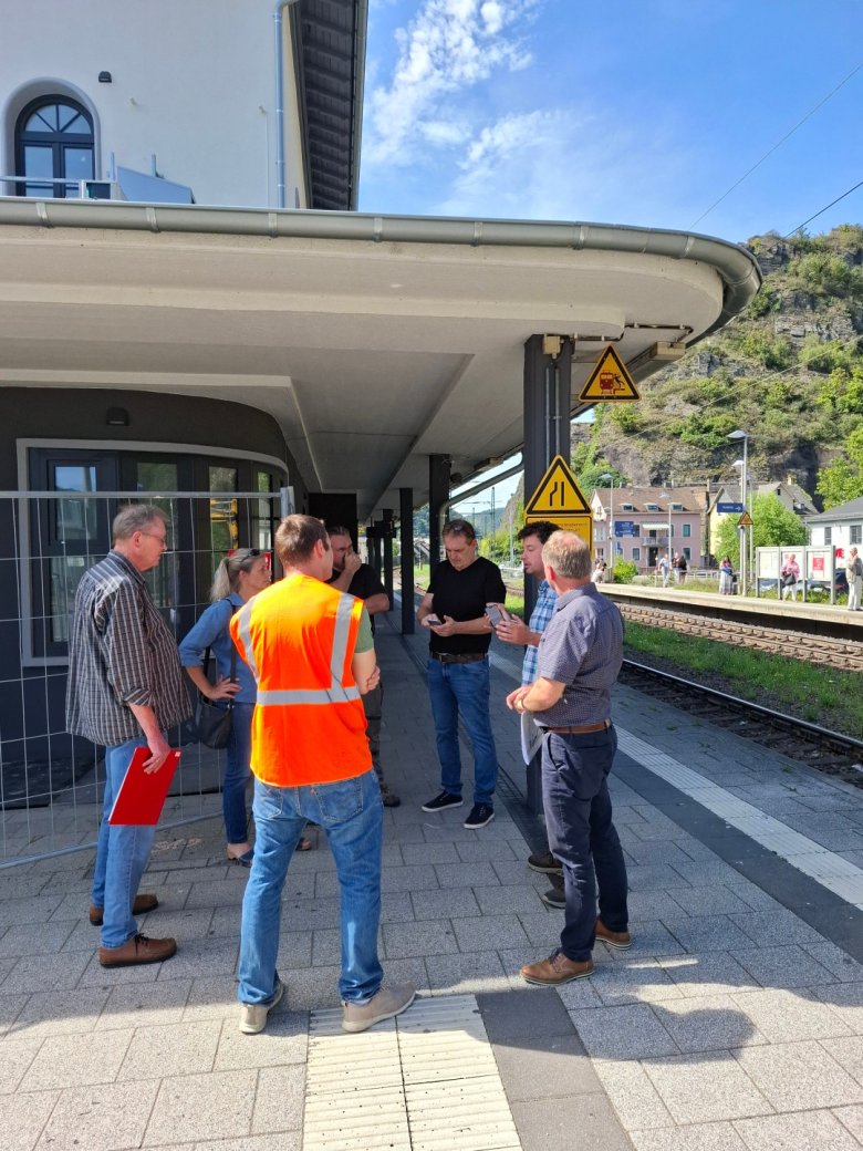 Gruppenfoto am Bahnhof St. Goarshausen