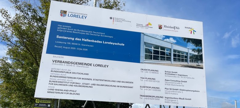 Baustellenschild Sanierung Hallenbad