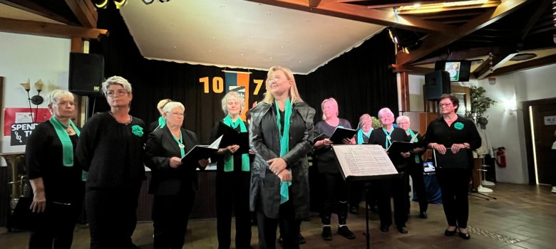 Frauenchor beim Seniorennachmittag 