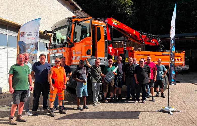 Neuer Bauhof LKW Neuer Bauhof LKW bei der Übergabe
