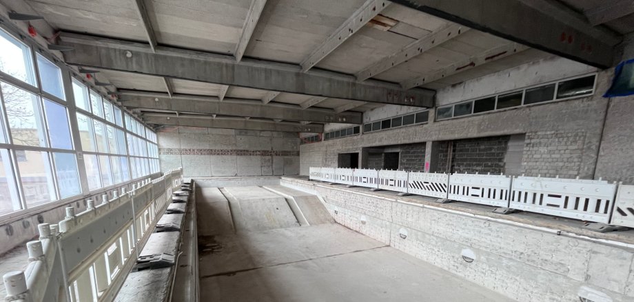 Hallenbad innen im Rohbauzustand