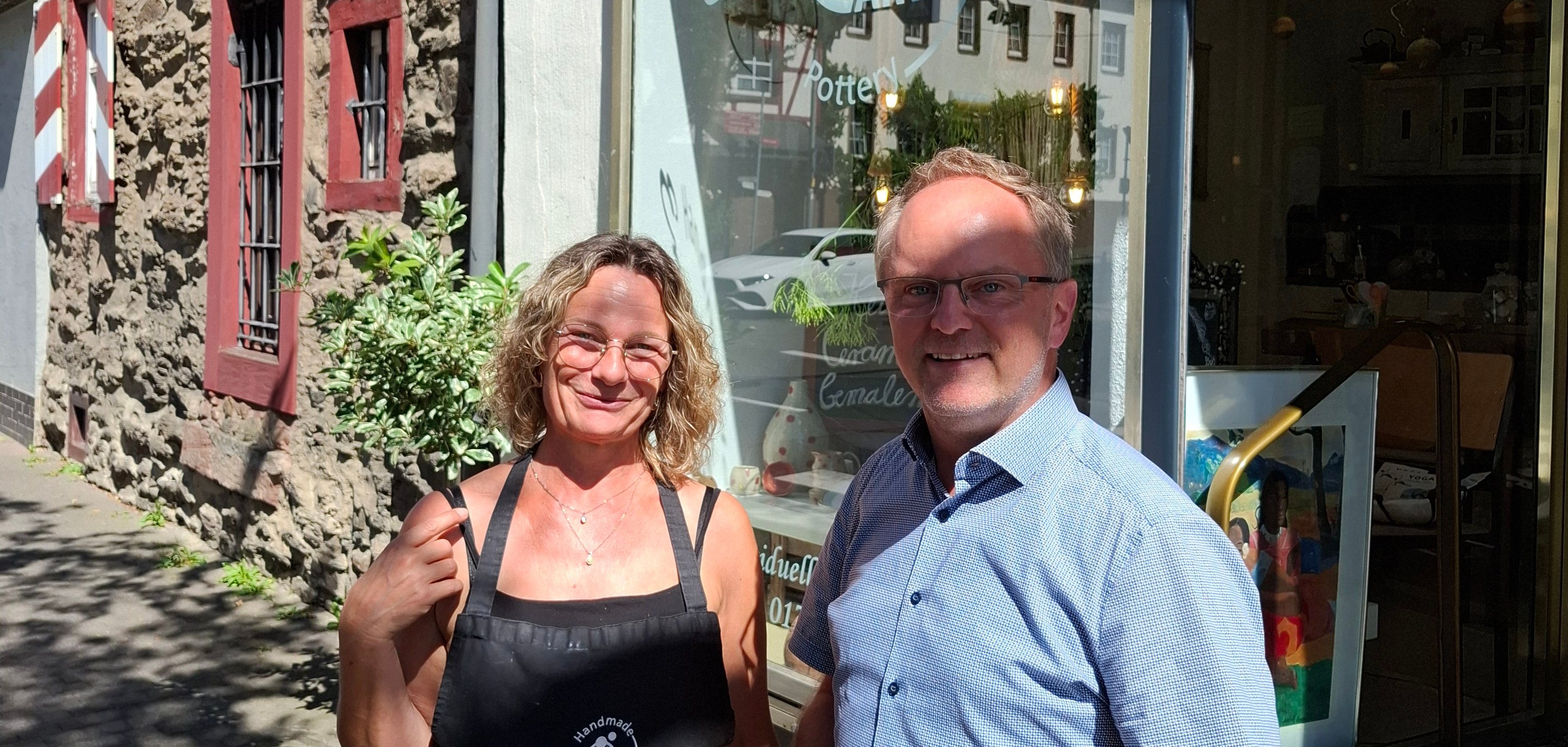 Foto vor dem Laden Emscher Art Pottery