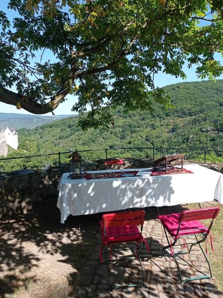 Burg Liebenstein außen