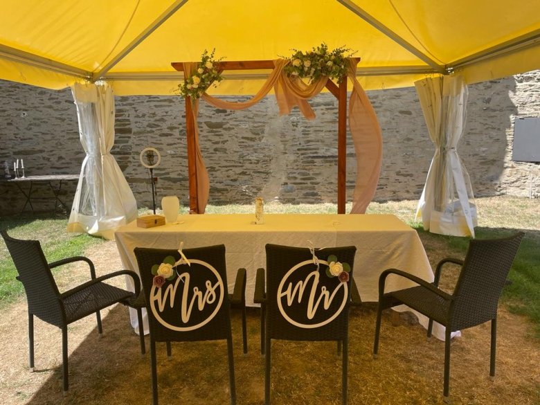 Burg Sterrenberg außen -1-