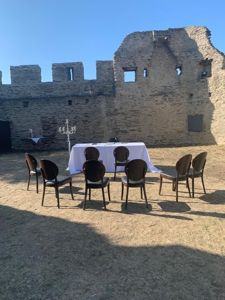 Burg Sterrenberg außen -2-